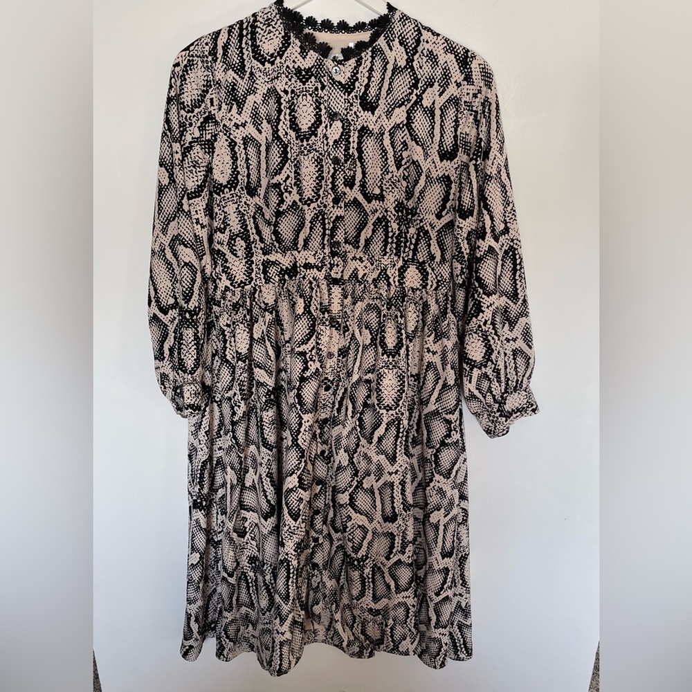 NWT Dainty Jewels Long Sleeve Snakeskin Dress SZ L